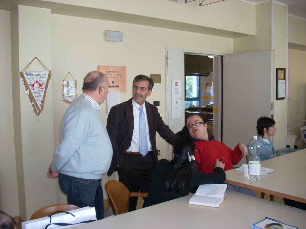Massimo Trespidi in visita alla Coop sociale Assofa di via Zoni...